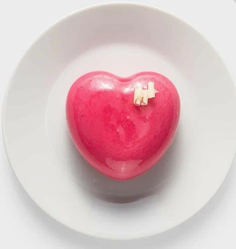 Пирожное Сердце Love is Клубника-Банан Бенье 75гр, 9шт/уп, 6уп/кор купить в Донецке - Сушиман