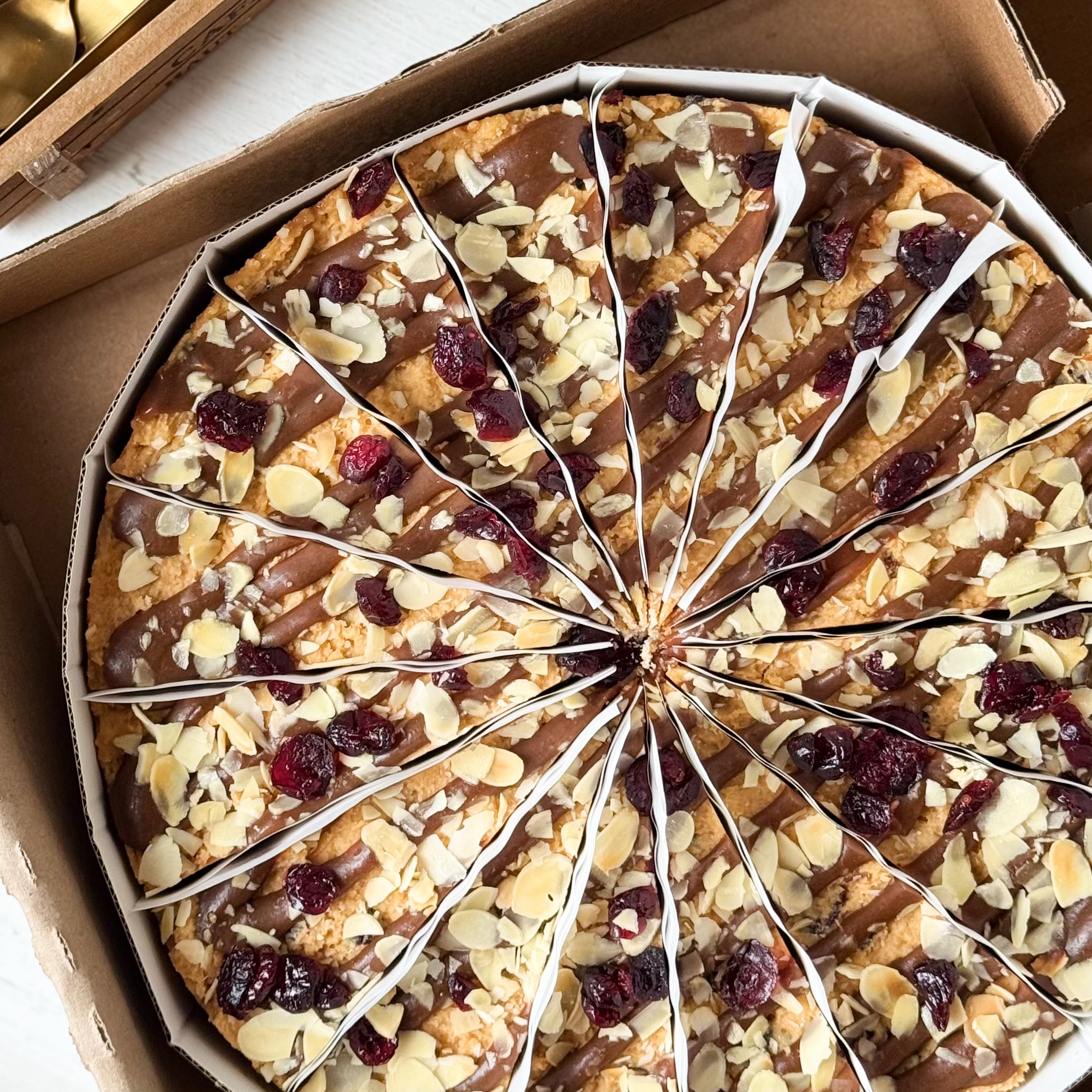 Торт Руслан 2000г/ 16 порций (4) ДФ 779 купить в Донецке - Сушиман