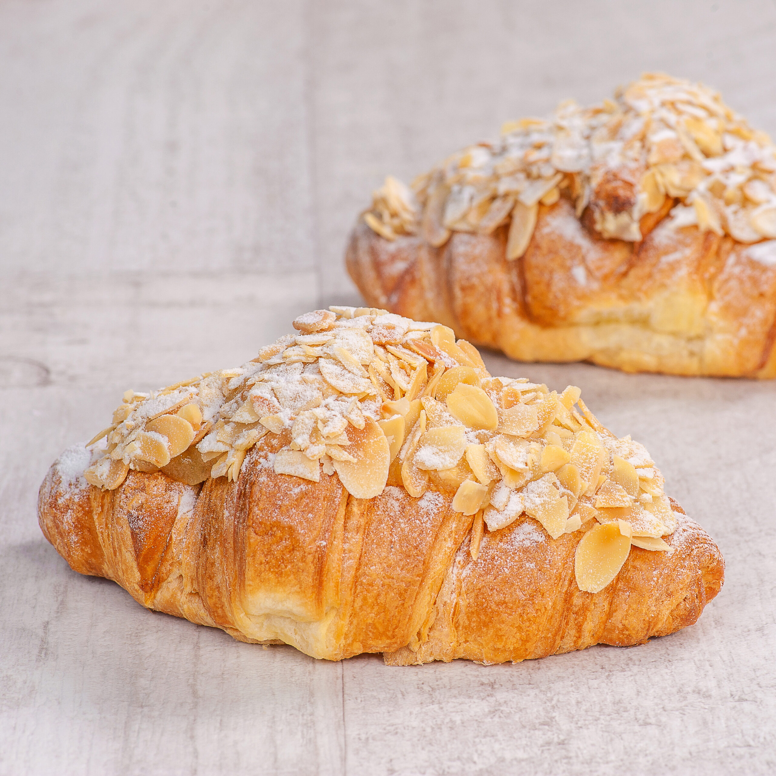 Круассан отпеченный с миндалем и миндальным кремом 134гр.*7 шт. 0,938кг. (4шт/кор) ДФ 429 купить в Донецке - Сушиман